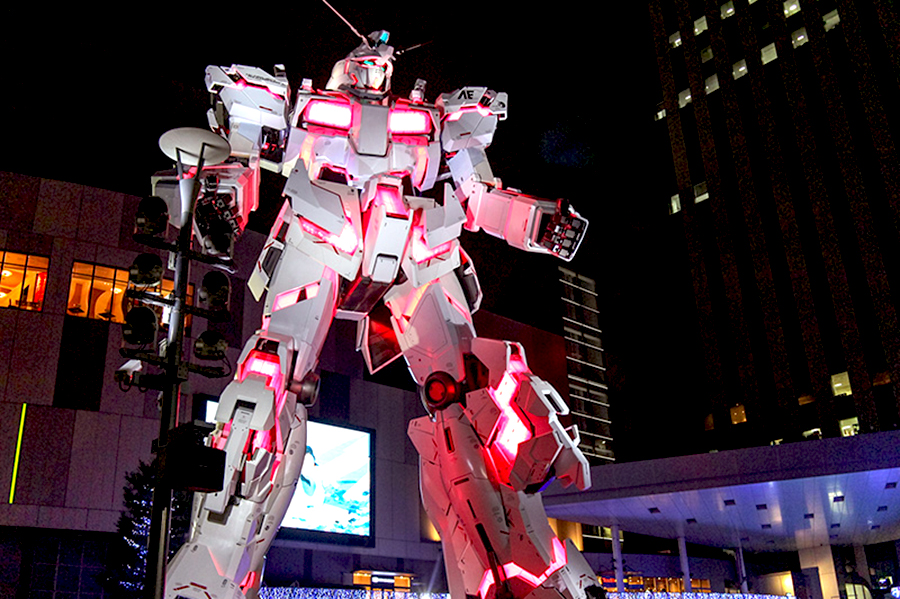 Life-Size Unicorn Gundam